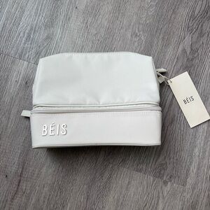 The Cosmetic Organizer 
in Beige